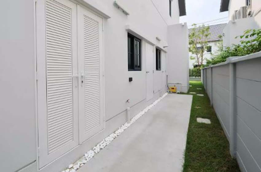 House with Shared Pool in Bangnatrad 